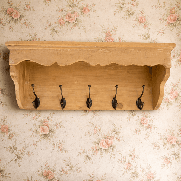 Hovedbilde Garderobe hylle i tre med 5 kroker natur