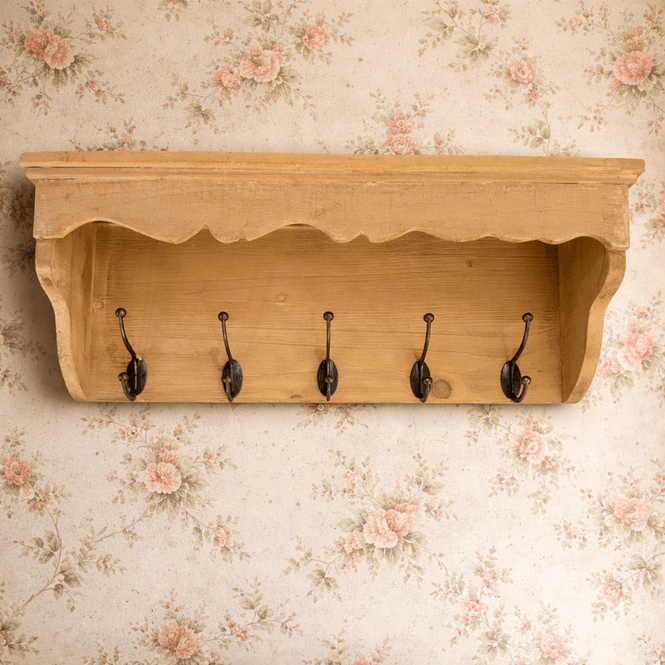 Hovedbilde Garderobe hylle i tre med 5 kroker natur